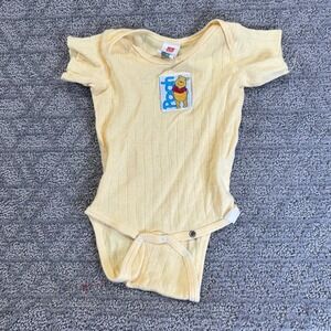 Vintage Hanes Baby Boys Winnie‎ the Pooh Yellow Ribbed Short Sleeve Bodysuit S